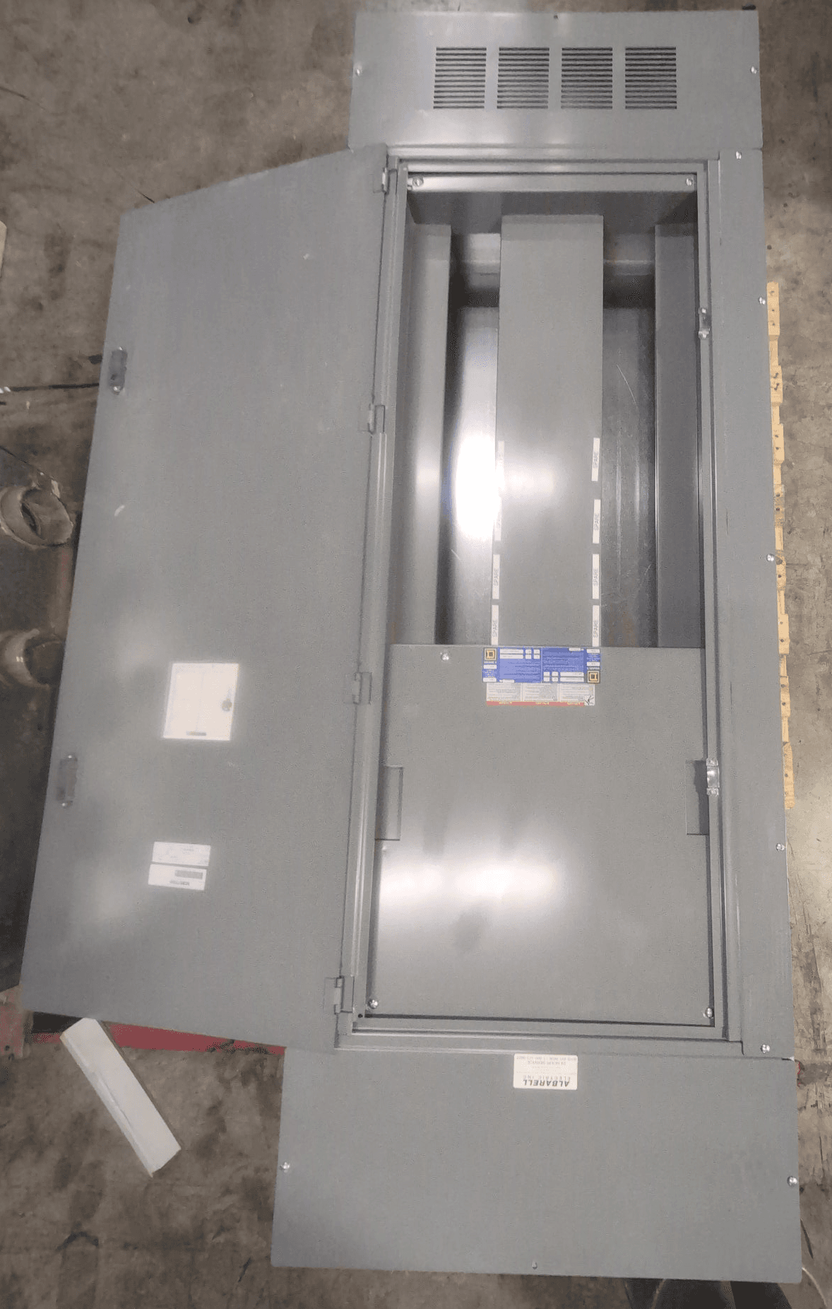 Square D HCM I LINE 800A 208/120V MLO Panelboard NEMA 1 – image 1