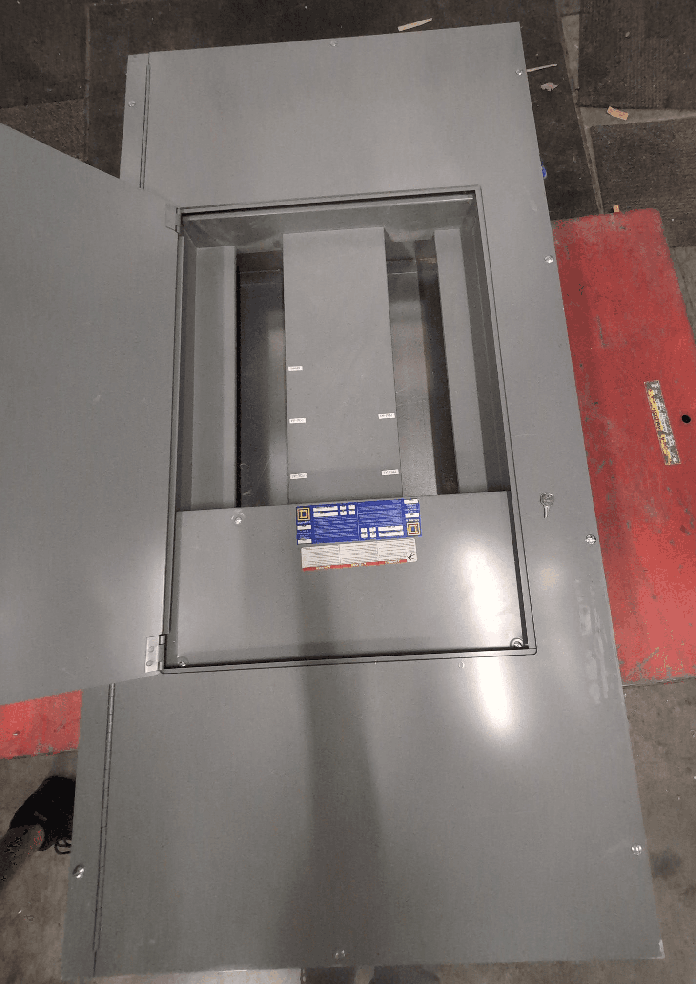 Square D HCM i-Line Panelboard 800A 480V 44 Cir MLO NEMA 1 – image 1