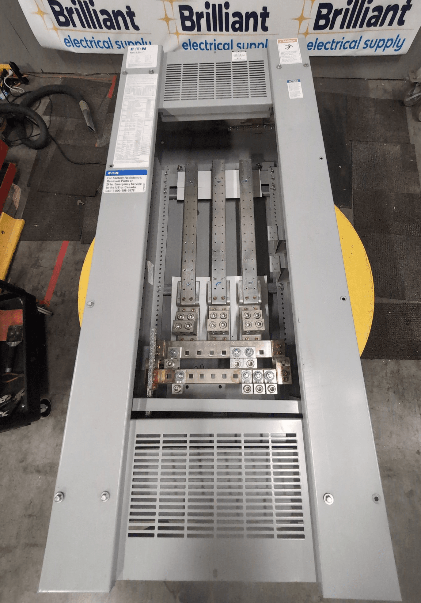 Eaton PRL4E POW-R-LINE Panelboard 800A 480Y/277V 44 Cir NEMA 1 – image 1