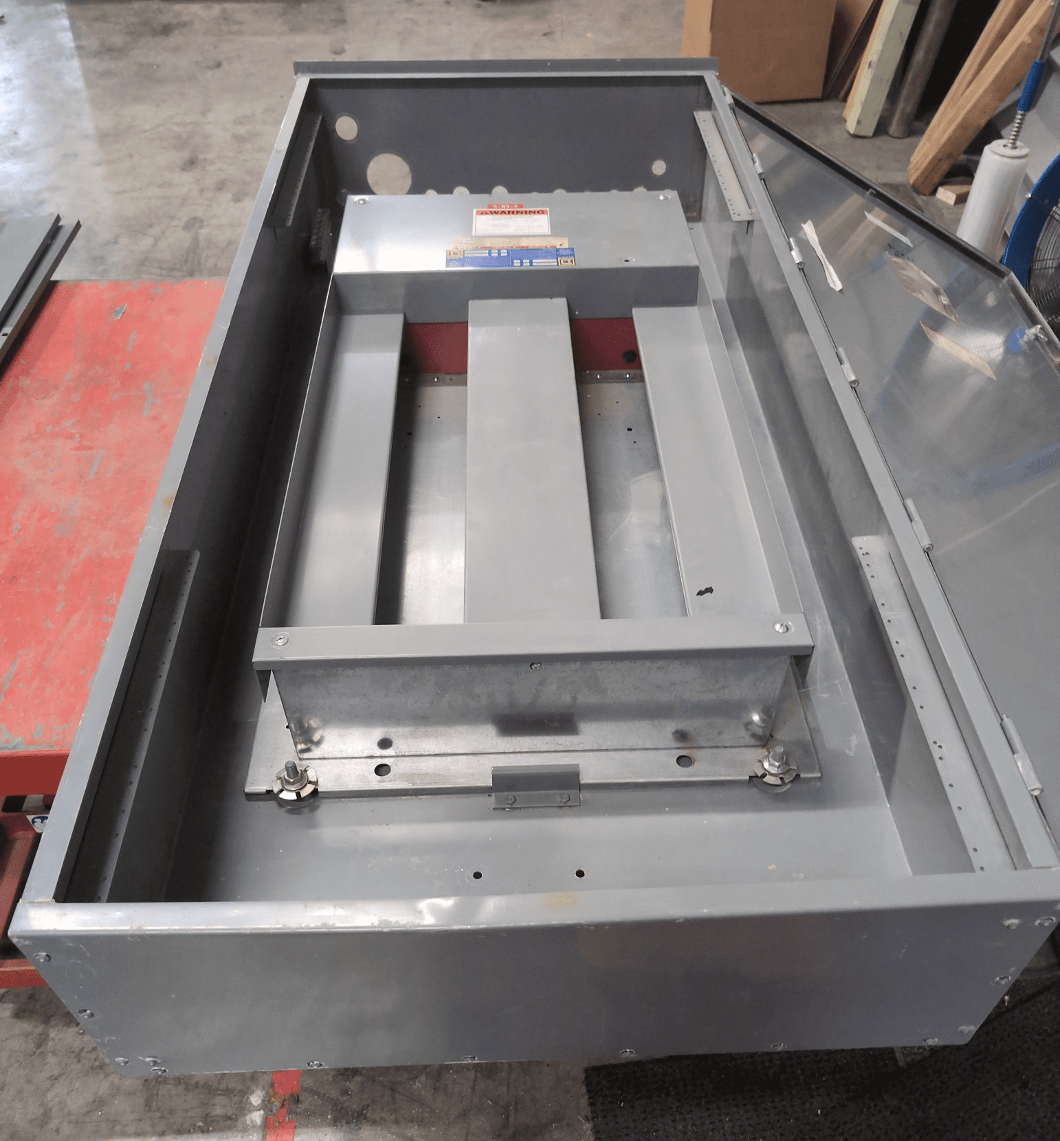 Square D HCM I Line Panelboard 400A 480V MLO 64 Cir NEMA 3R – image 1