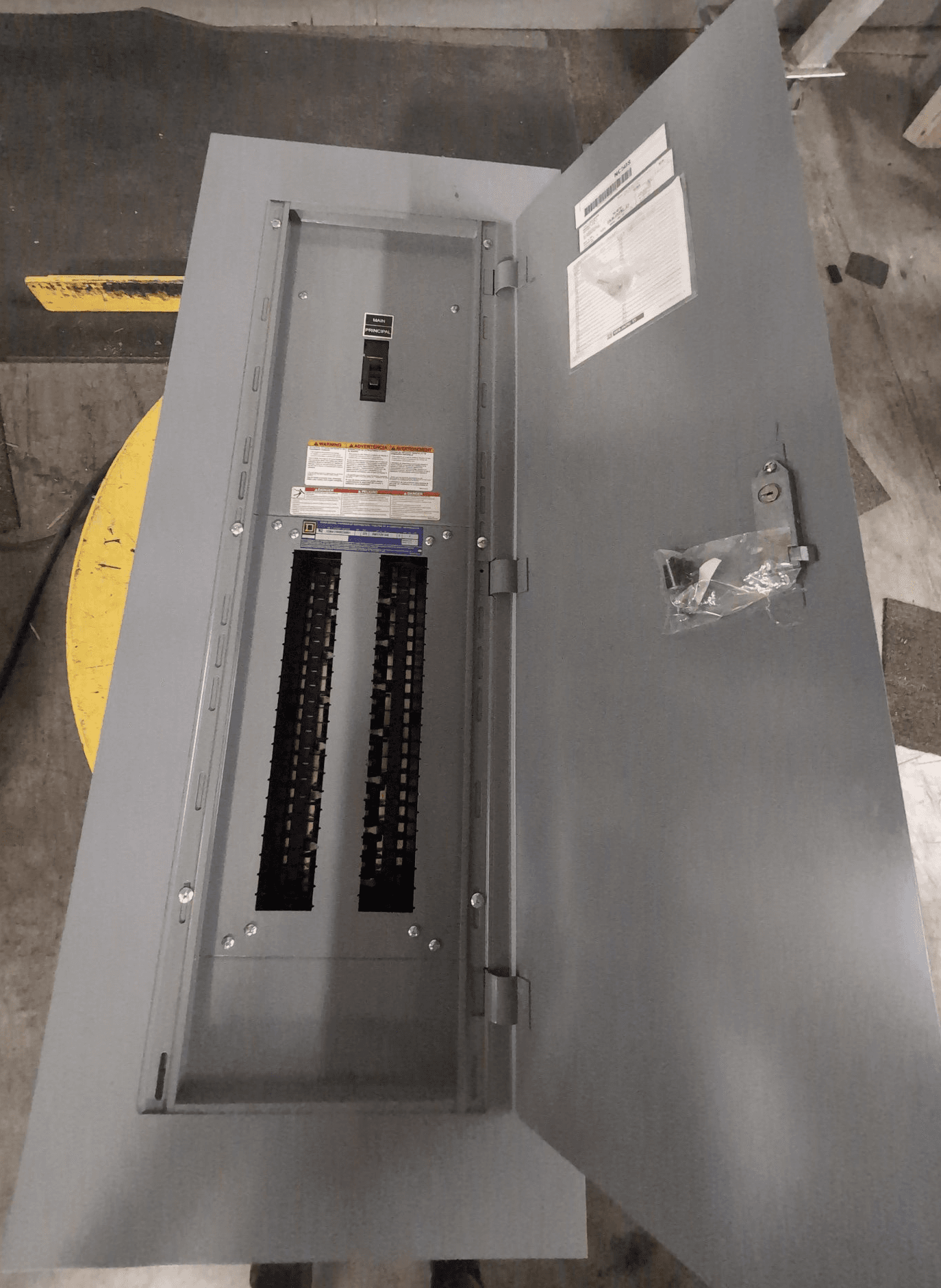 Square D E3 225A 208/120V 30 Cir NEMA 1 Panelboard QBL32225