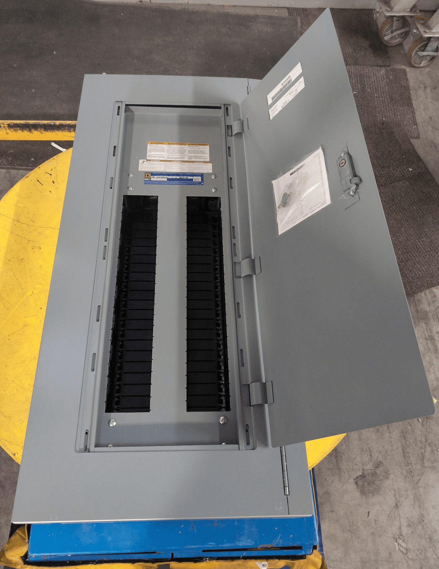 Square D E1 12364110590270001 Panelboard 225A 480Y/277V MLO 42 Cir NEMA 1 – image 1