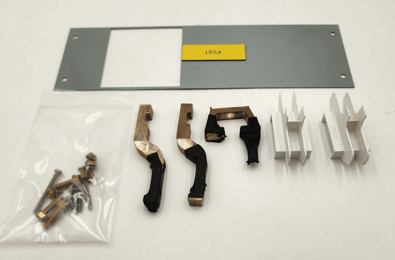 Eaton KPRL3AED314INCH 14 Inch Single Mounting Hardware Kit – image 1