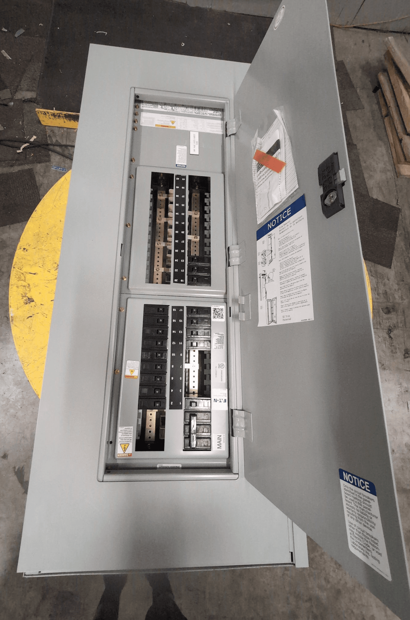 Eaton PRL1X POW-R-LINE Panelboard 60A 208/120V 42 Cir NEMA 1