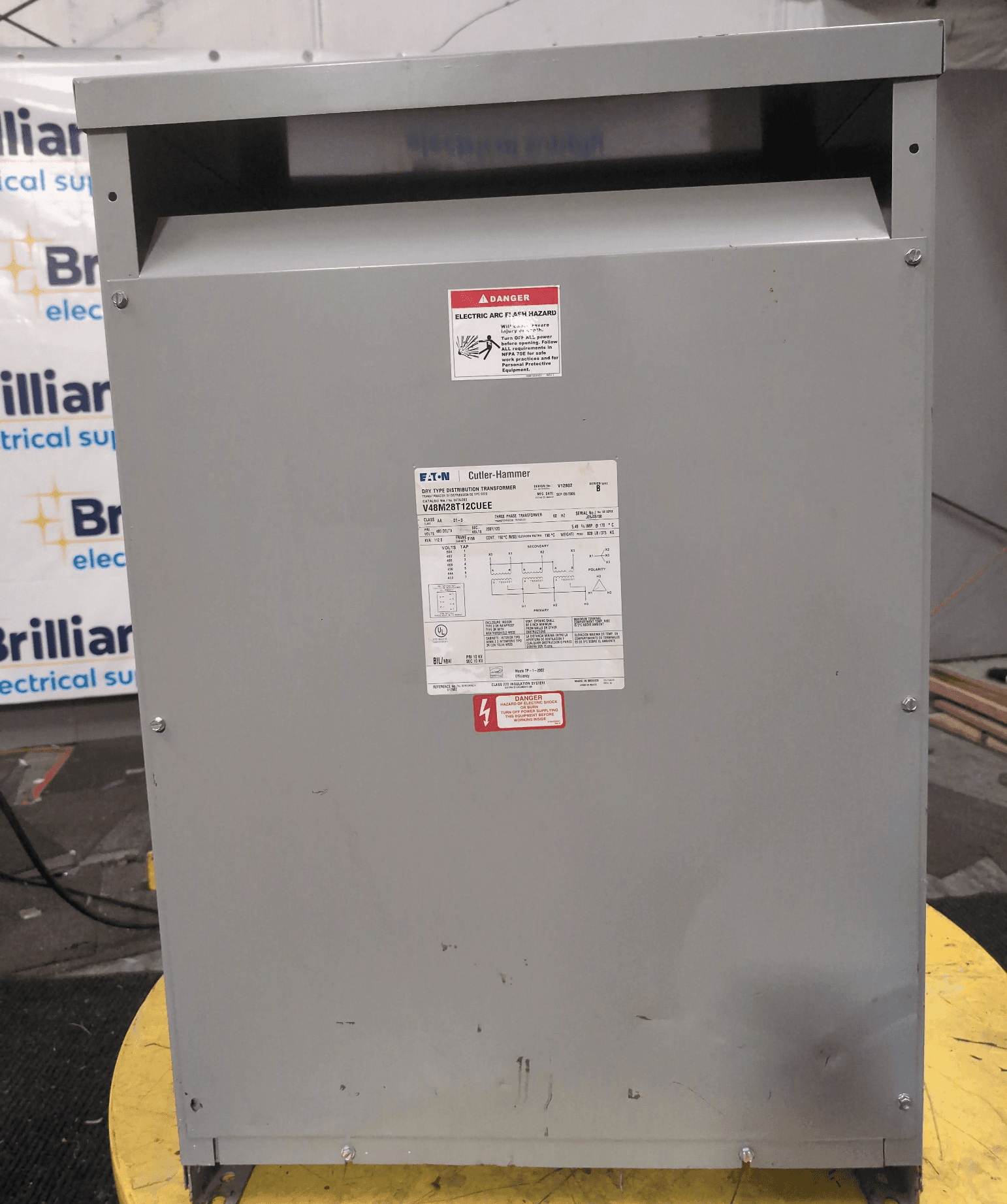 Eaton V48M28T12CUEE Dry Type Transformer 112.5 kVA 480V 208/120V NEMA 2