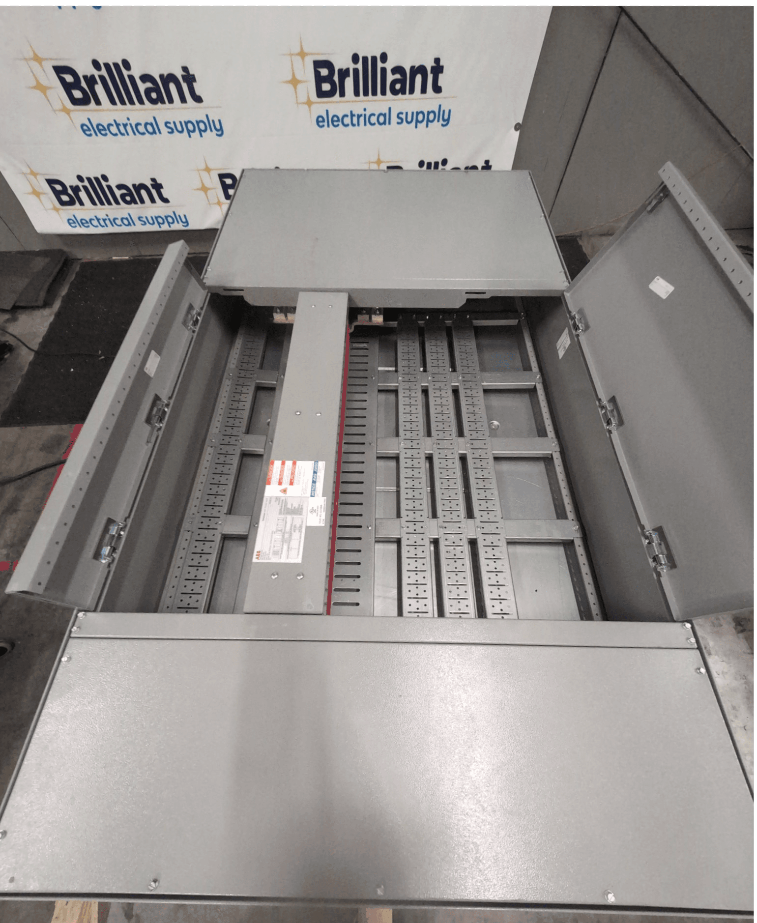 ABB IN3212BL3H2 ReliaGear MLO Panelboard 1200A 600/347V 64 Cir NEMA 1 – image 1