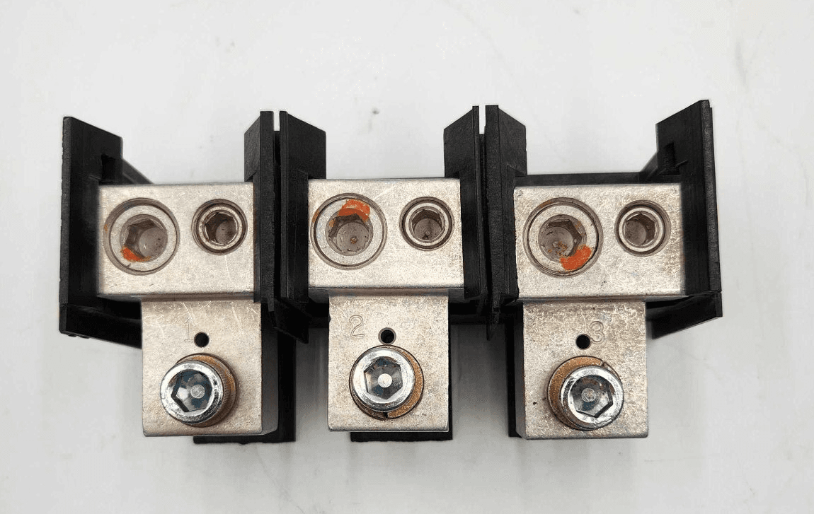 GE TCLK43 Lug Kit for Breaker TLB434400 – image 1