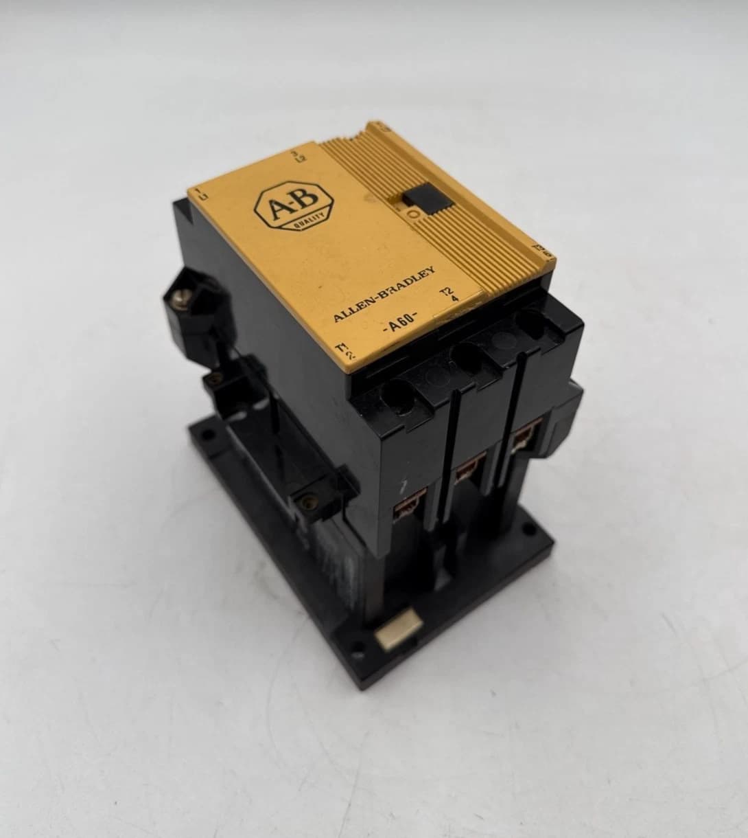 Allen Bradley 100-A60ND3 Contactor 60A 3P 600V 3PH A60 Coil 110/120V