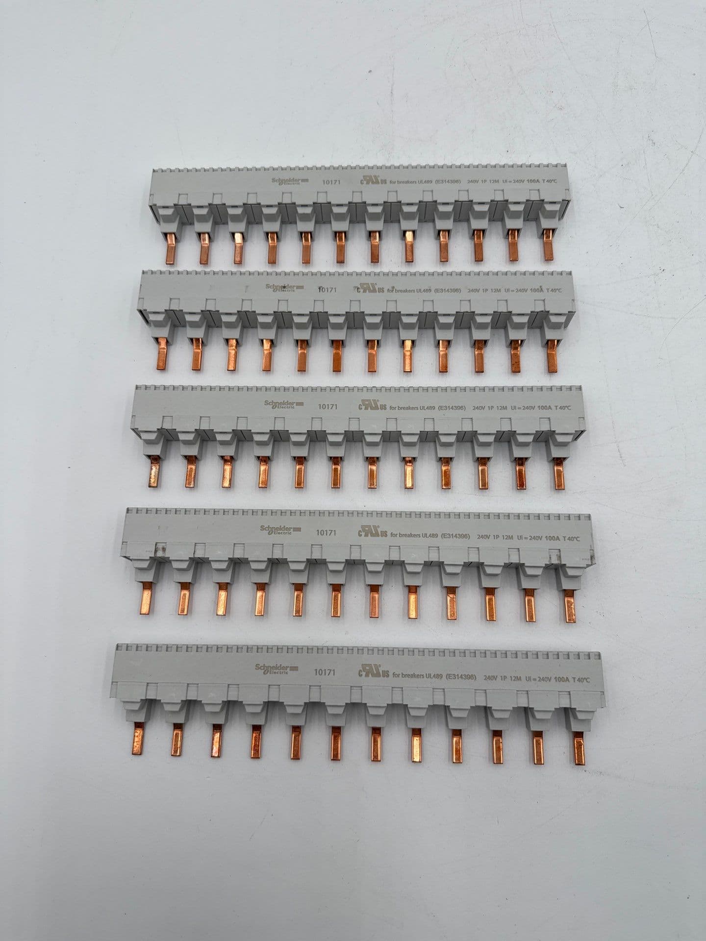 Schneider Electric 10171 Set of 5 Comb Busbar C60 UL489 1P 240V – image 1