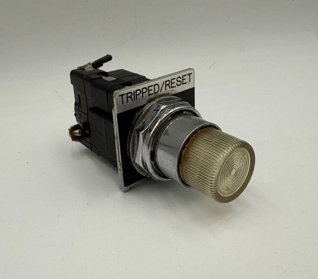 Cutler Hammer 10250T Pushbutton Illuminated Contro Trip Reset 10250T476C25-1 – image 1