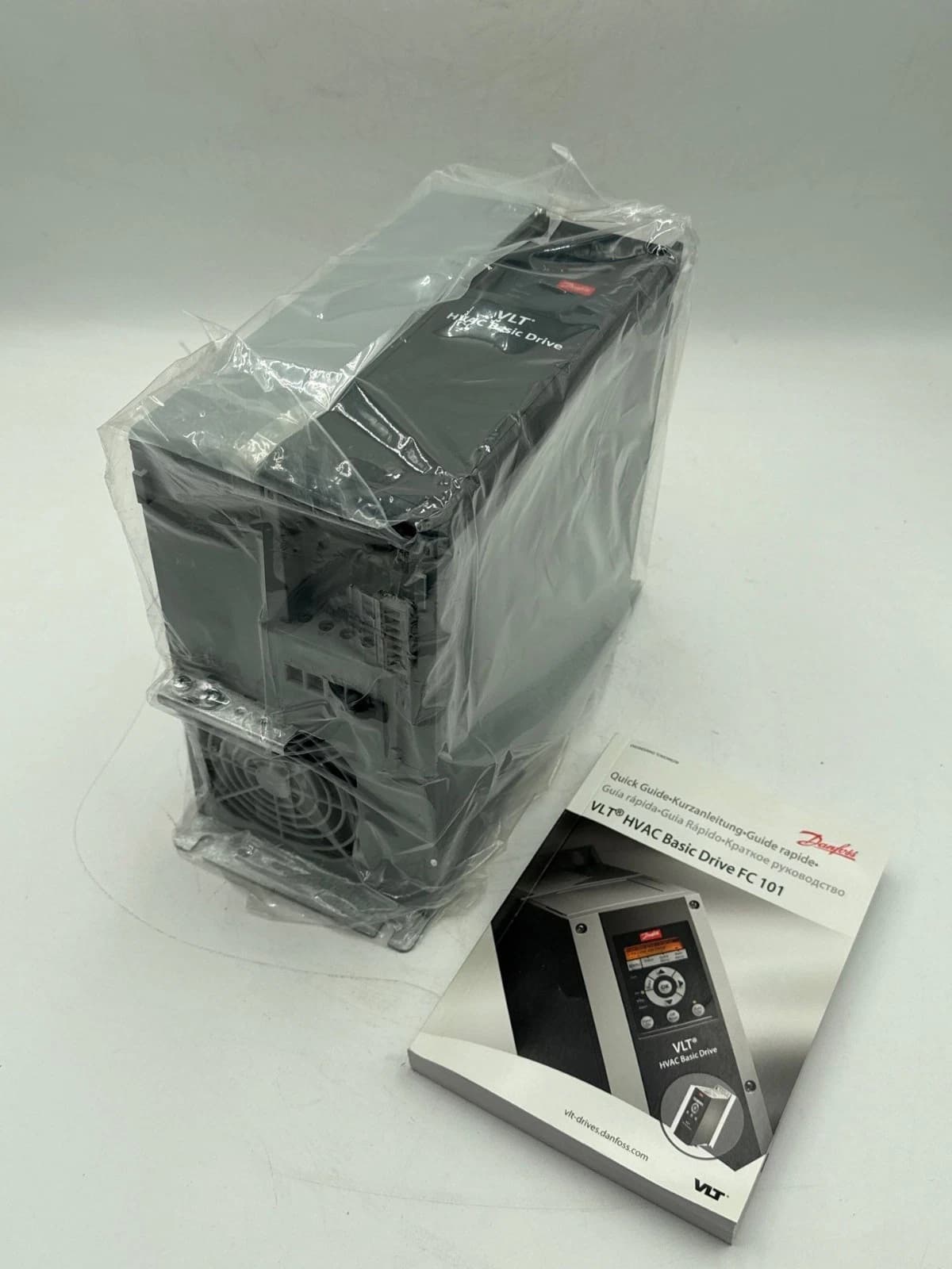 Danfoss 131L9799 VLT HVAC Basic Frequency Drive 200-240V 7.5KW 10HP New