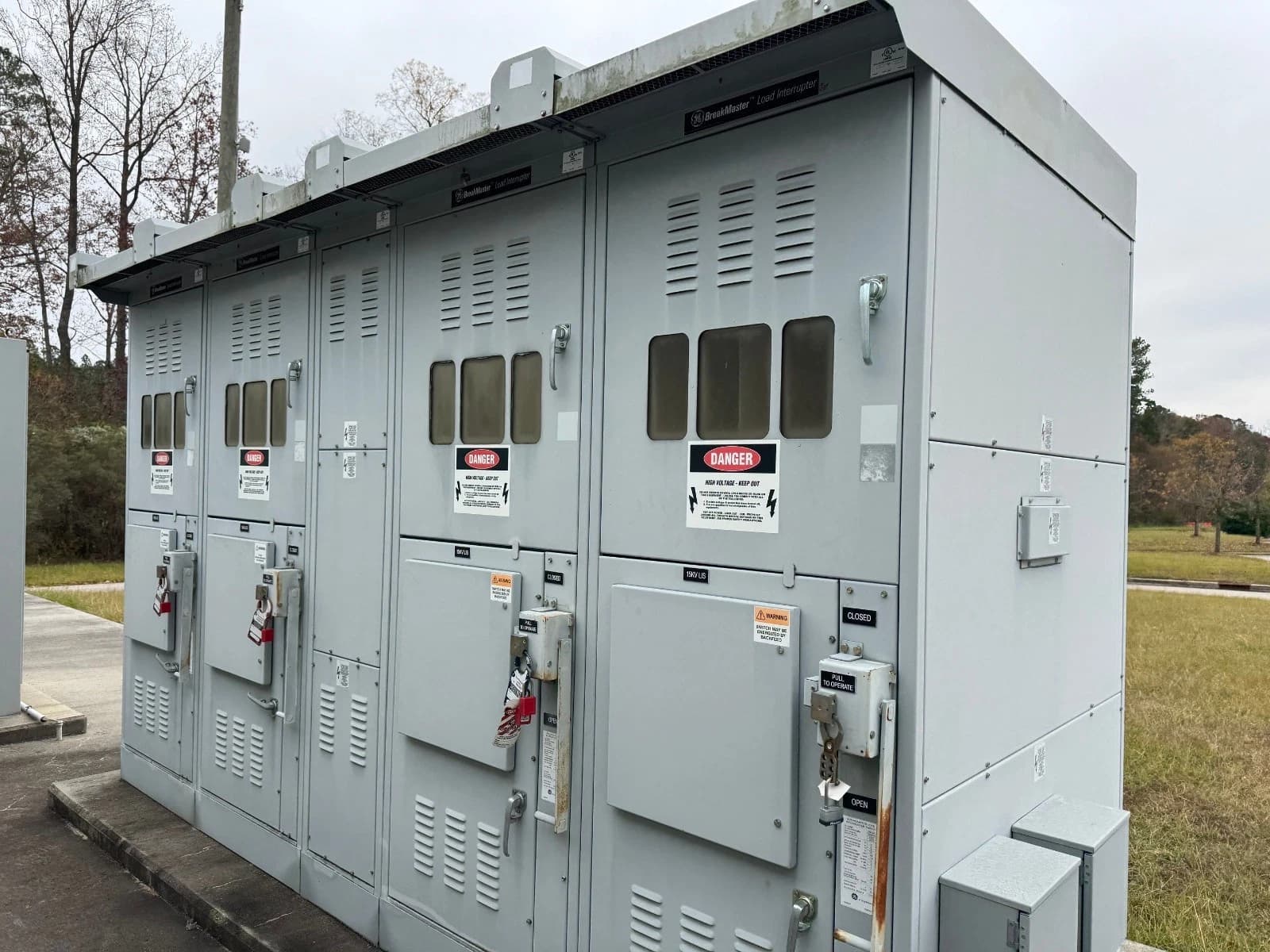 15kV GE 1200 Amp Breakmaster Load Interrupter Switch 1200A 3R Outdoor 2015 – image 1