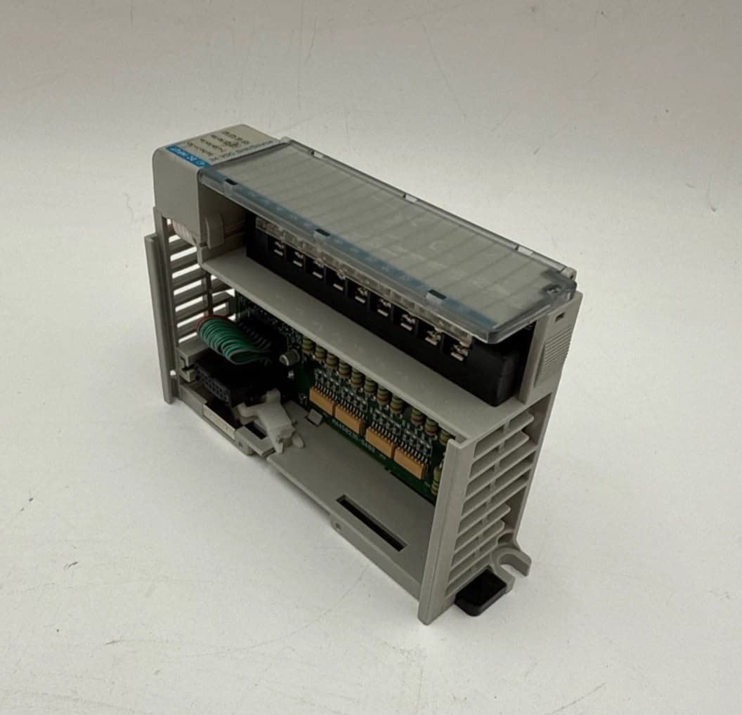 Allen-Bradley 1769-IQ16 Ser. A Rev 2 F/W Rev 3.1 Compact I/O 16 PT Input Module
