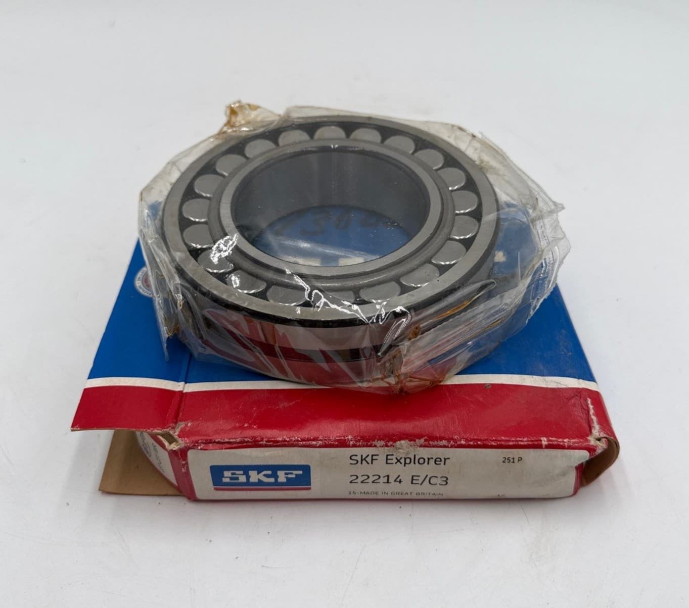 SKF 22214 E/C3 Spherical Roller Bearing 70mm x 125mm x 31mm – image 1