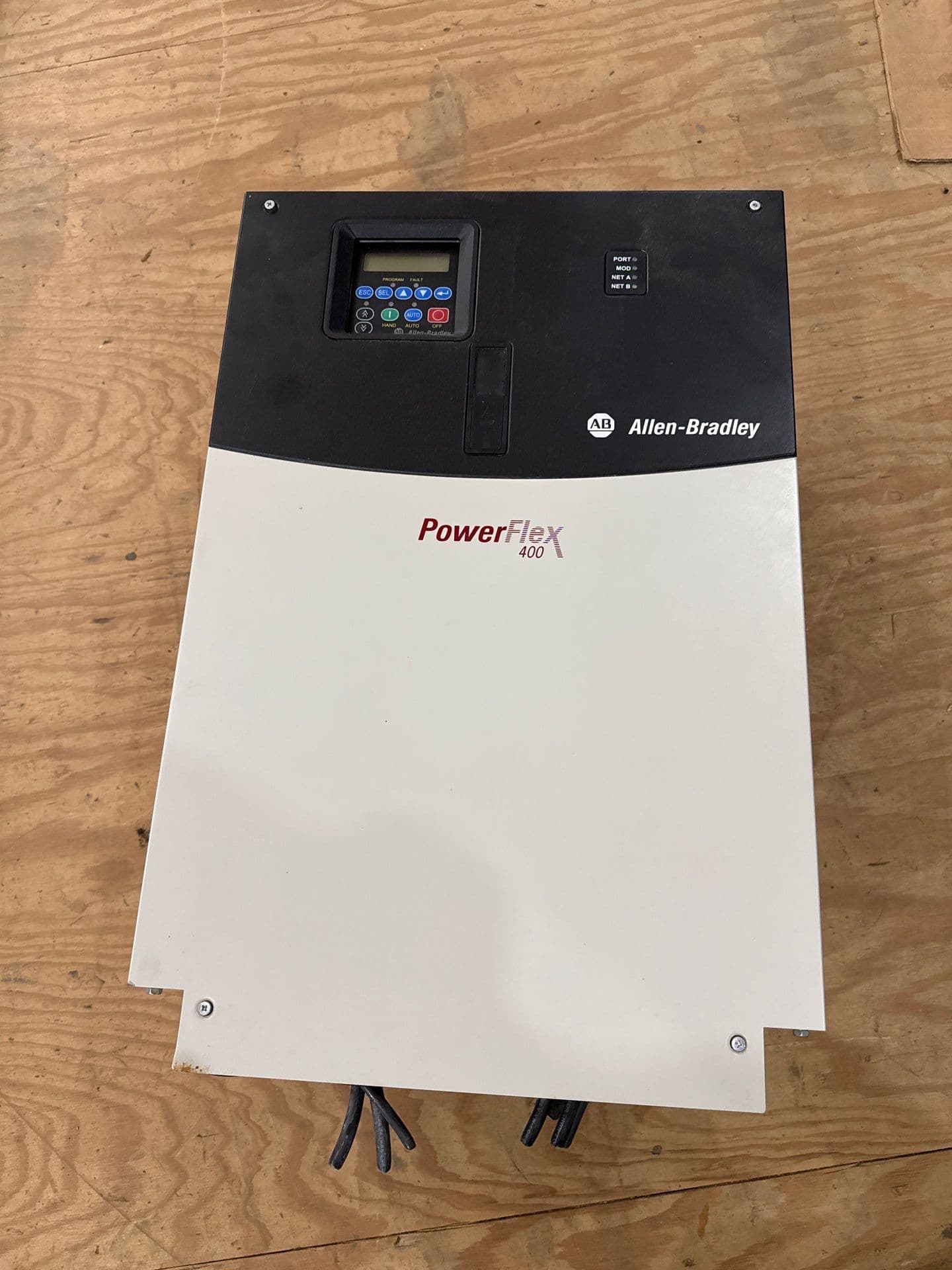 Allen Bradley 22C-D105A103 Power Flex 400 75HP AC Drive 22CD105A103 – image 1