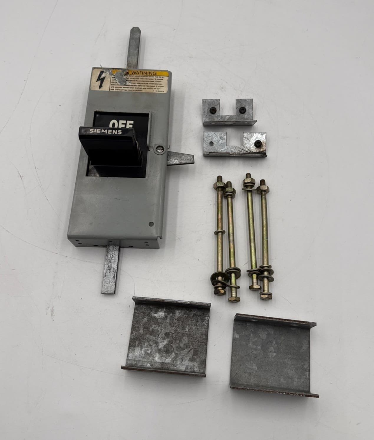 Siemens 25-135-017-516 Gray MCC Breaker Handle Switch Mechanism Model 95