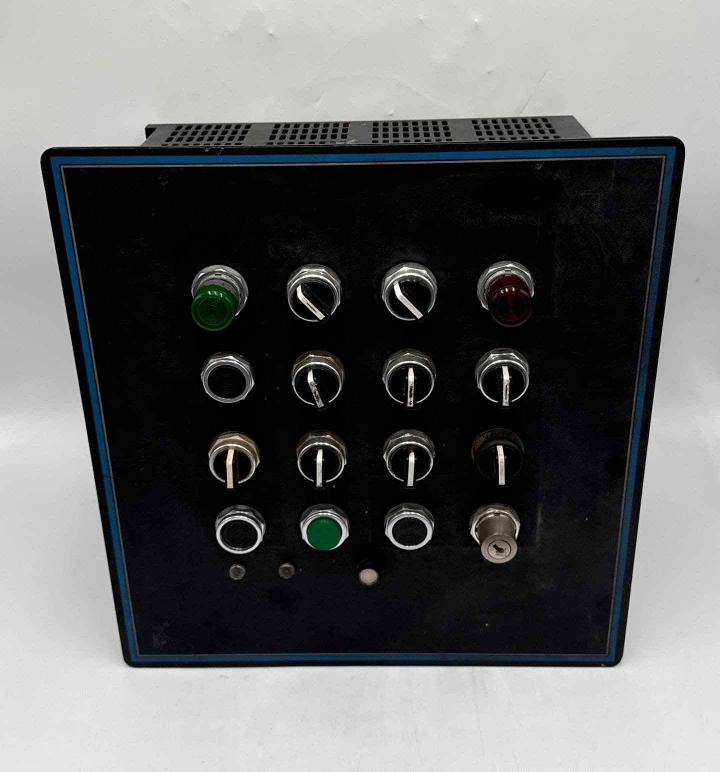 Allen Bradley 2705-T21J3 Bulletin 2705 Pushbutton Module Operator Panel