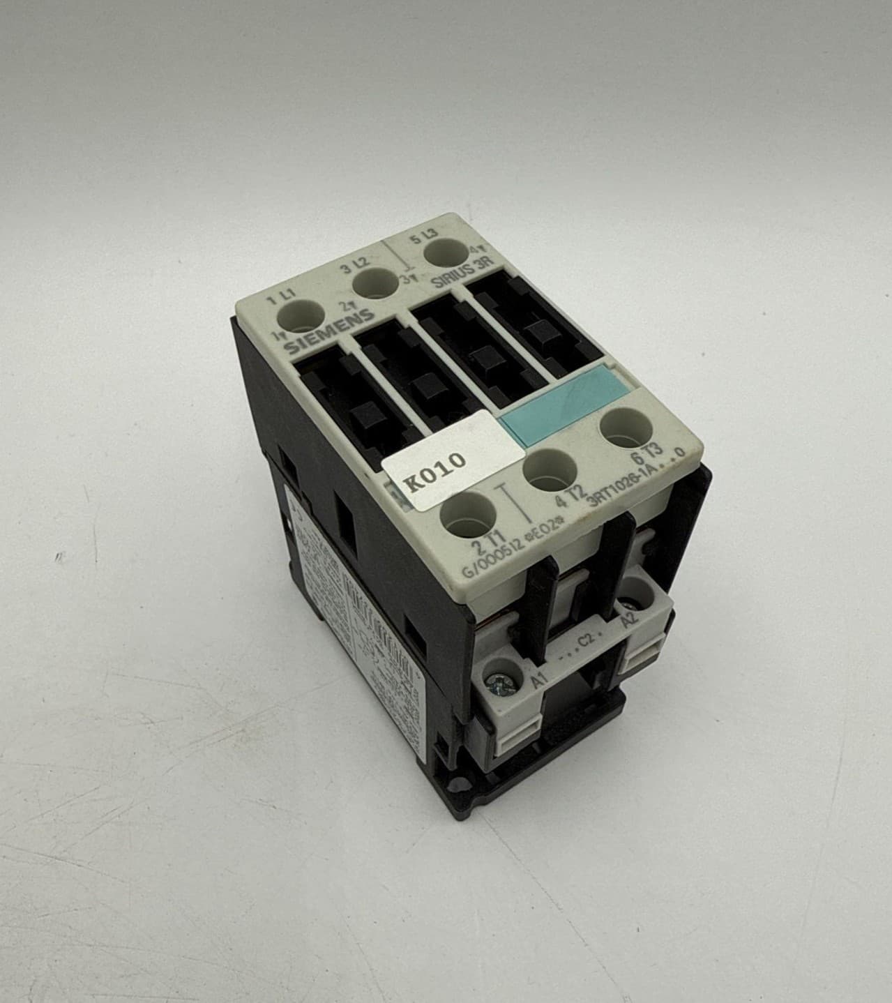 Siemens 3RT1026-1AC20 Contactor Size 0 25A 3P 600V 20HP Max Coil 24VAC – image 1