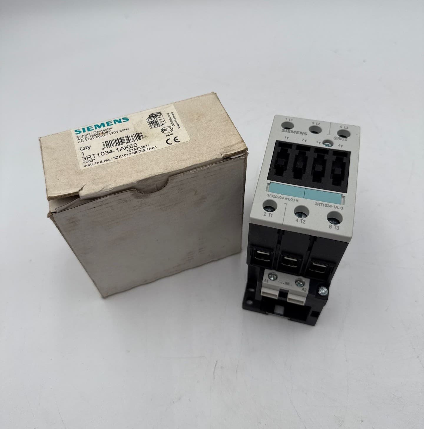 Siemens 3RT1034-1AK60 Contactor 32A 3P 600V 15kW Coil 110/120V – image 1