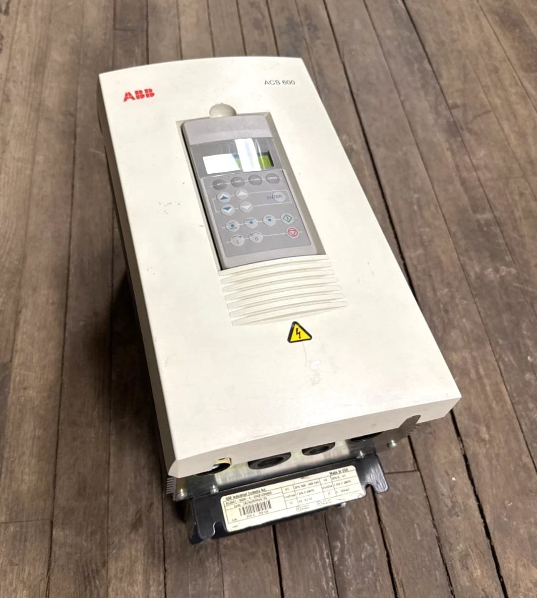 ABB ACS601-0006-4-000B1200800 Variable Freq Drive 5HP 380-500VAC 3PH 48-63Hz – image 1