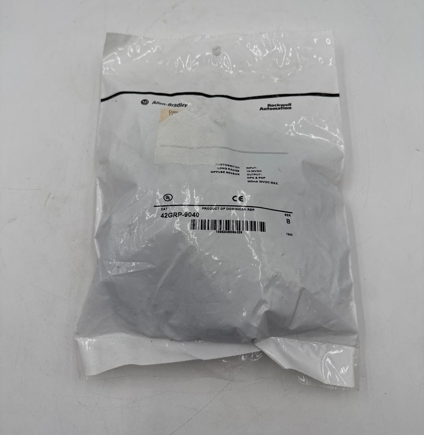 Allen-Bradley 42GRP-9040 Long Range Photoswitch Diffuse Sensor 10-30VDC 250mA – image 1