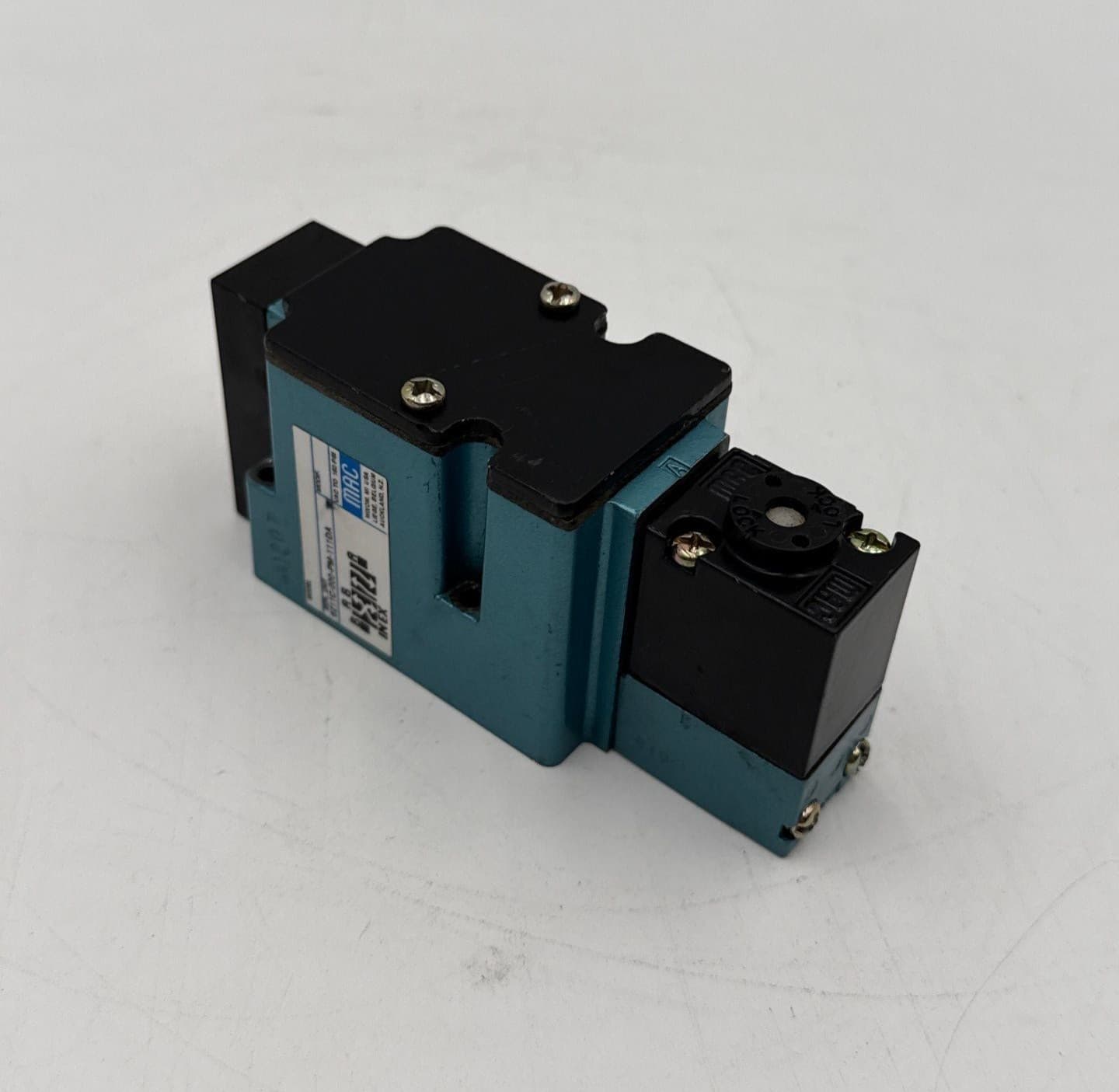 MAC 6211C-000-PM-111DA Solenoid Valve 4-WAY PME-111DABE 110/120 VAC – image 1