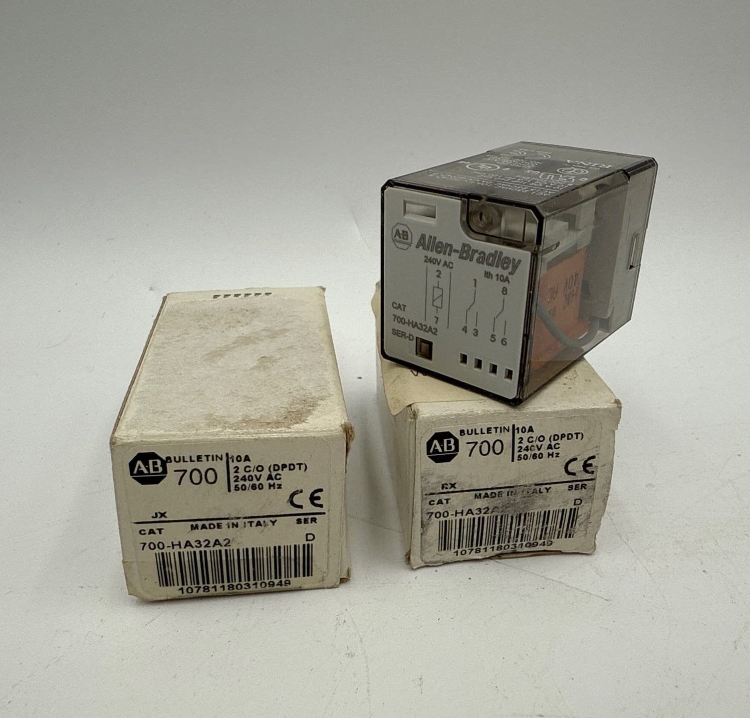 2PC Allen Bradley 700-HA32A2 Relay 10A 240VAC 2 C/O DPDT 8 Pin Plug In – image 1