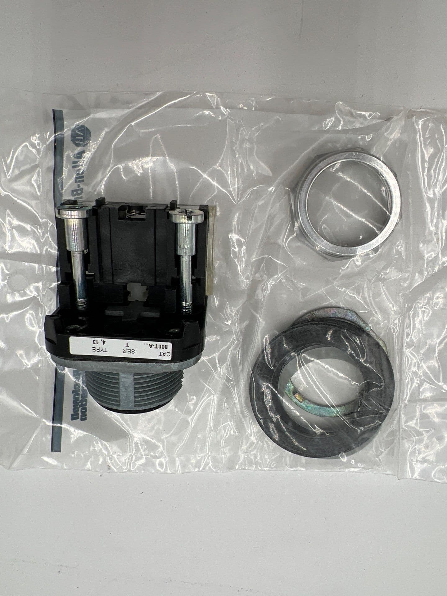 Allen-Bradley 800T-A2D1 – image 1