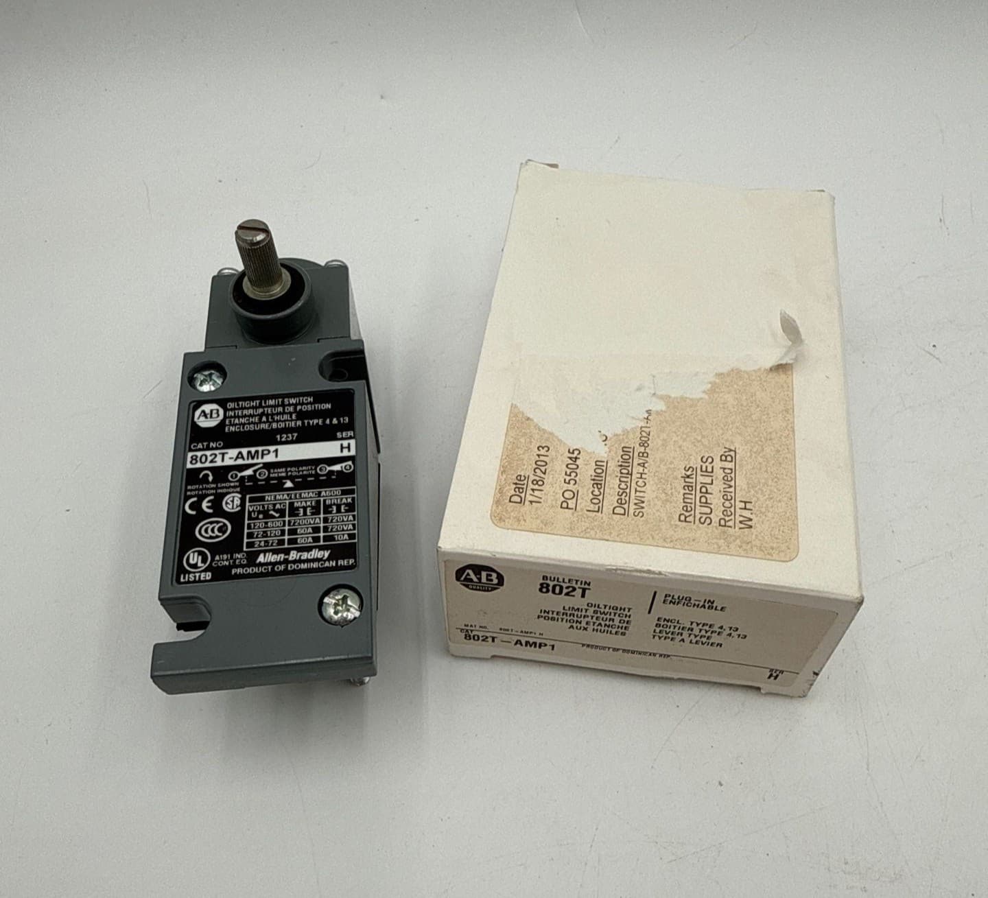 Allen Bradley 802T-AMP1 Limit Switch Oil Tight Plug In 600V Bulletin 802T – image 1