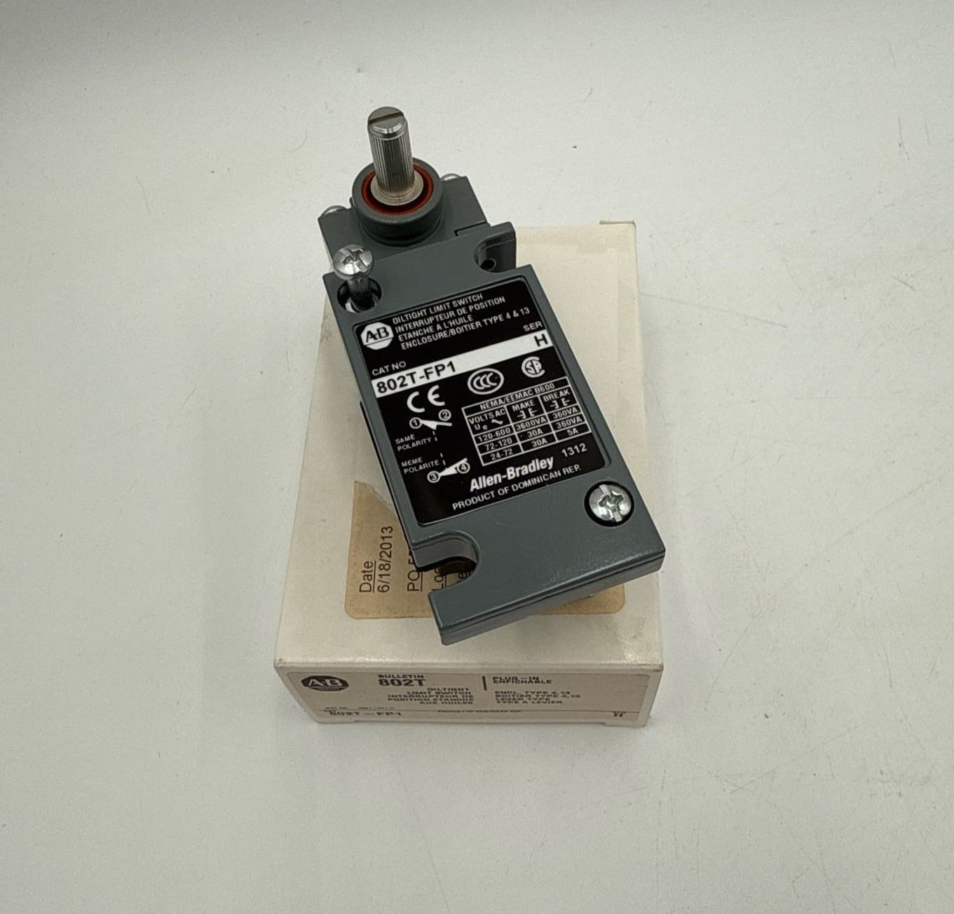 Allen Bradley 802T-FP1 Limit Switch Oiltight Plug In Bulletin 802T – image 1