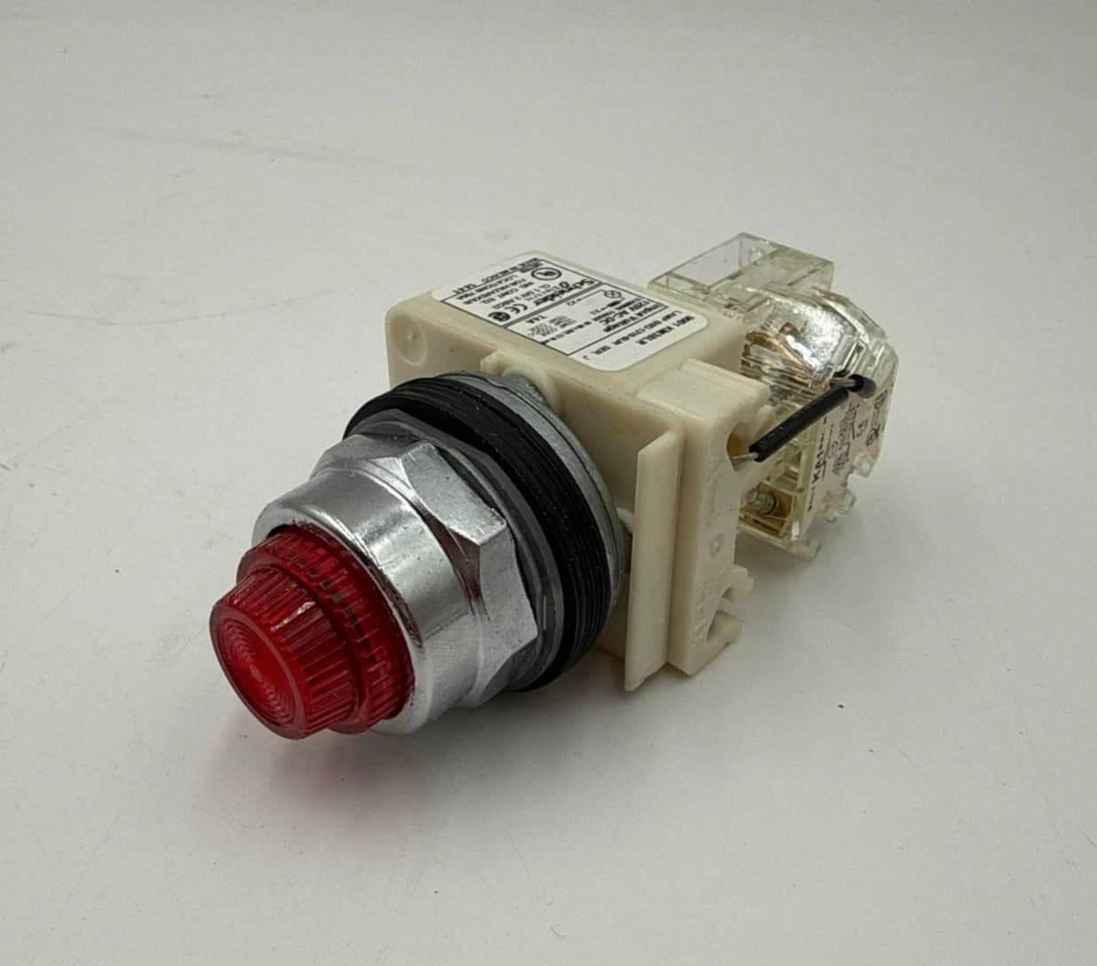 Schneider 9001KT38LRR31 Red Push To Test Pilot Light 30MM LED 120V 9001 KM38LR