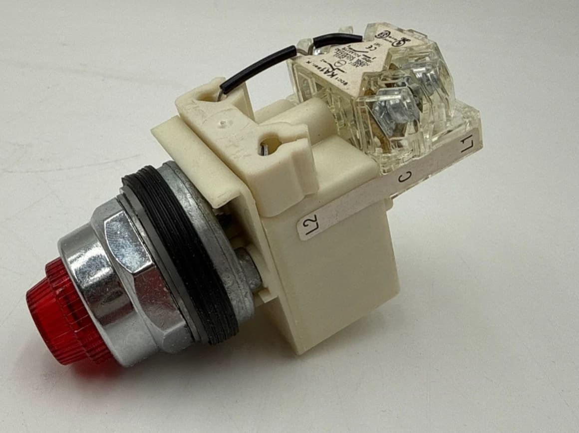 Schneider 9001KT38LRR31 Red Push To Test Pilot Light 30MM LED 120V USED – image 1