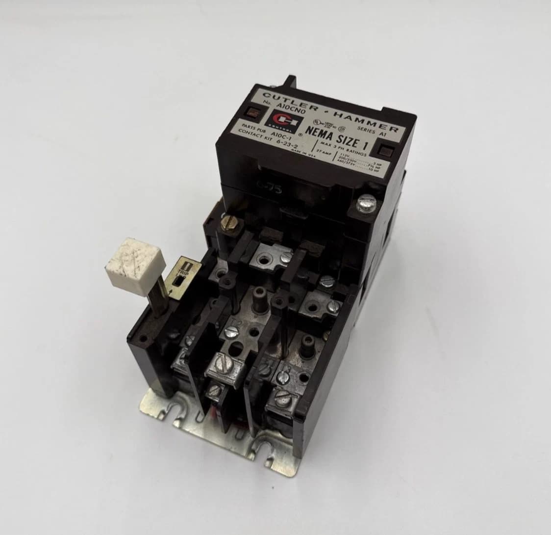 Cutler Hammer A10CN0 Starter NEMA Size 1 27A 3P 600V 10HP Coil 220/240V A10CN0B – image 1