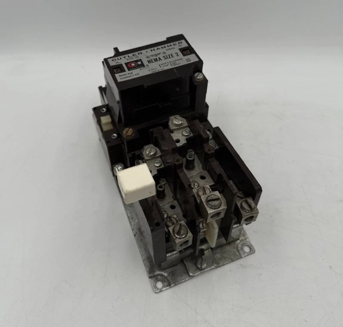 Cutler Hammer A10DG0 Starter NEMA Size 2 45A 3P 600V 25HP Coil 550/600V – image 1