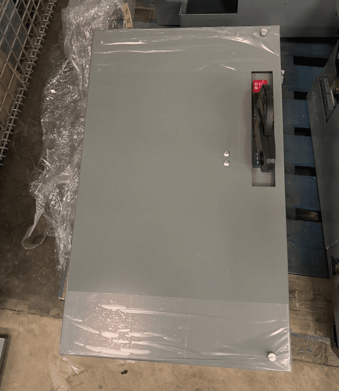 Allen Bradley 2100 200A Fusible Disconnect Feeder 26" MCC Bucket 600V 1494U-D200 New – image 1