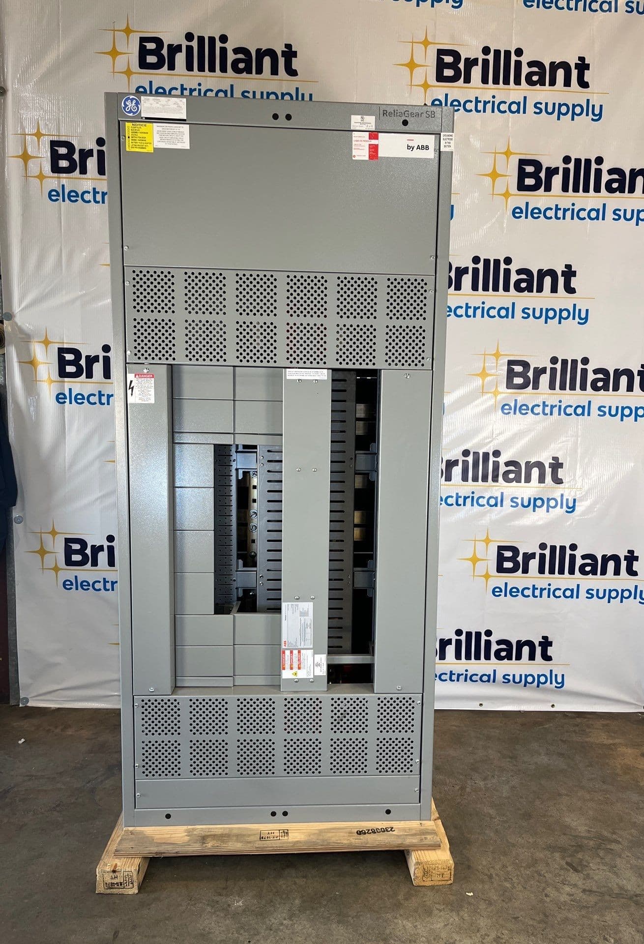 ABB ReliaGear SB Switchboard 1000A 208/120V 3PH 4W 1000 Amp MLO – image 1