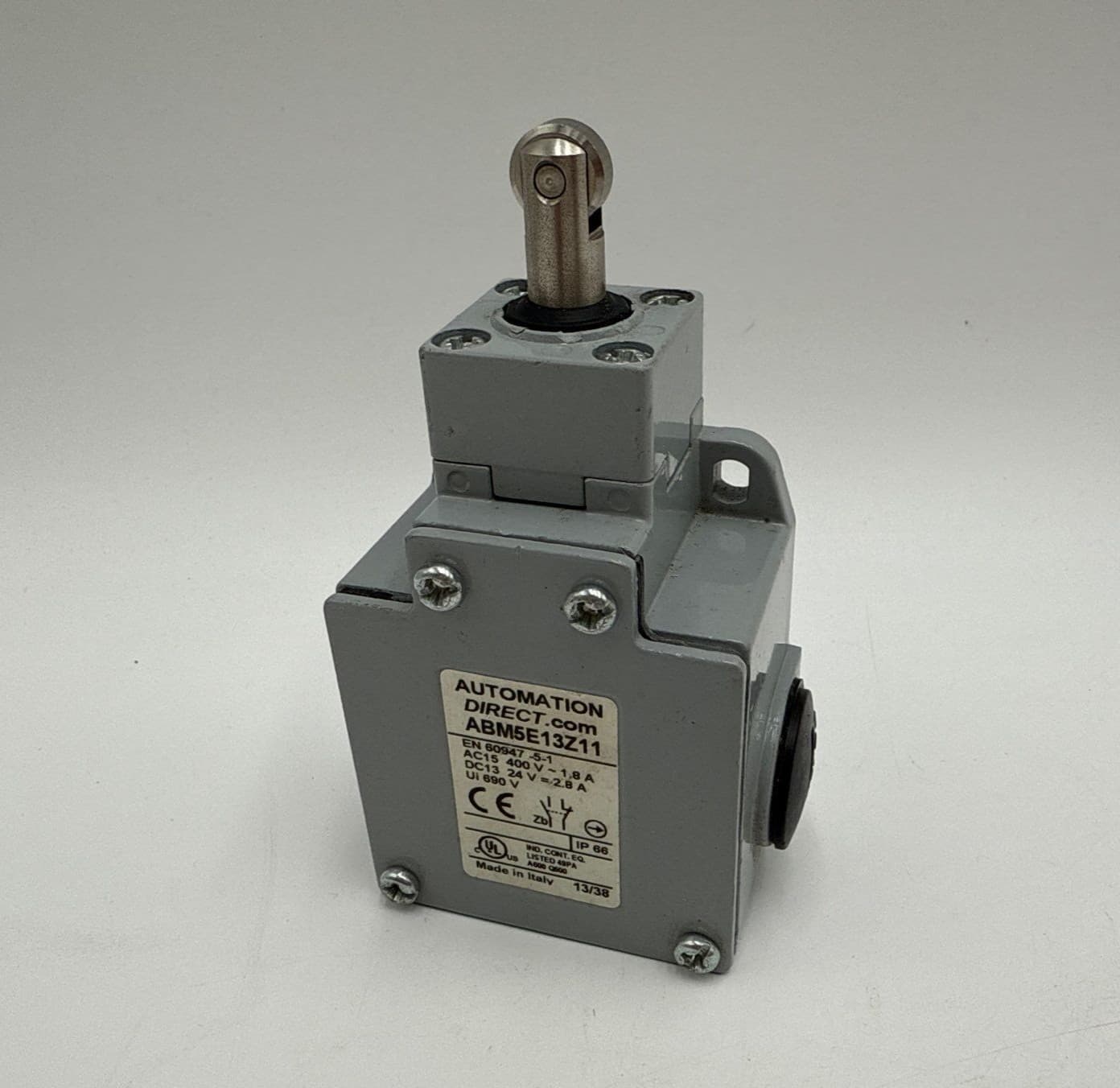 AutomationDirect ABM5E13Z11 IEC Limit Switch Metal Roller 90-Deg Adjustable – image 1