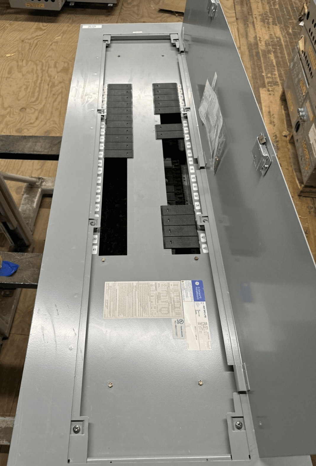 GE ADF3424MB Panelboard 400A 480Y/277V 3PH 4W 42 Cir Main Lug MLO P120 – image 1