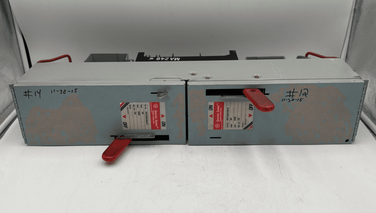 GE ADS36030HD Fusible Panelboard Switch 30A 3P 600V SPECTRA SERIES 30 Amp 3 Pole – image 1