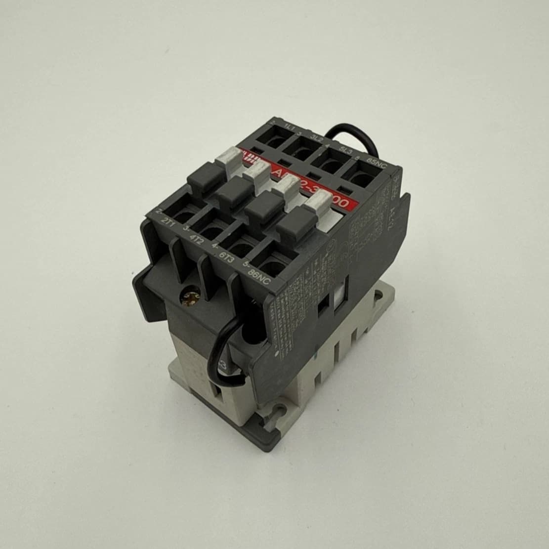 ABB AE12-30-00 Contactor 25A 3P 600V 3PH 10HP Coil 24VDC DIN Rail Mount