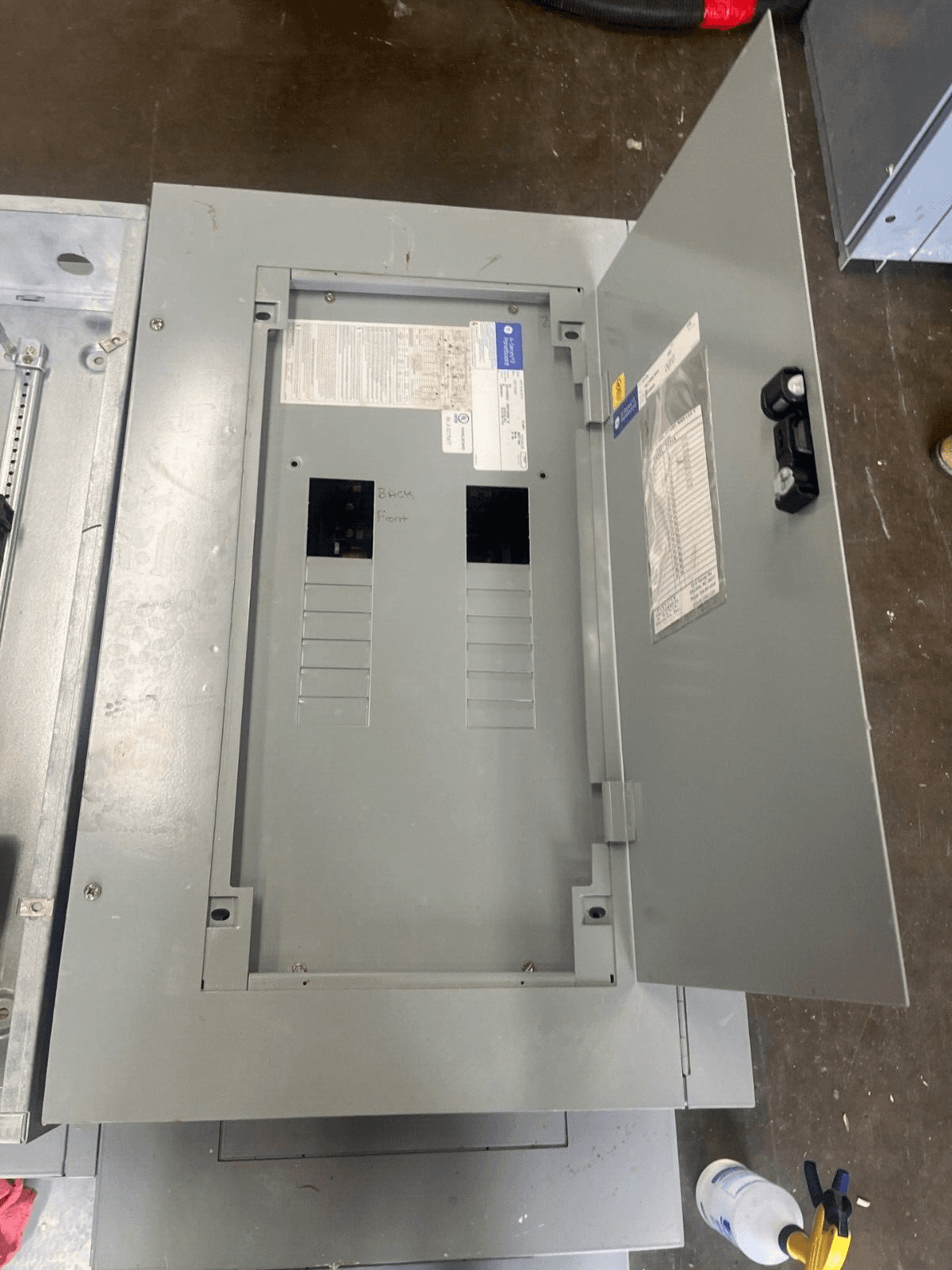 GE AEF3181MTX Panelboard 125A 480/277V 3PH 4W Indoor Encl MLO P604 – image 1
