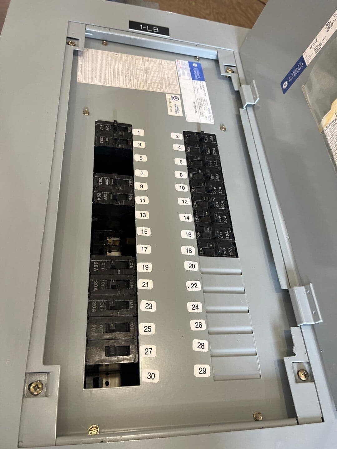 GE AEF3301MTX Panelboard 125A 208Y/120V 3PH 4W 30 Circuit MLO P241 – image 1