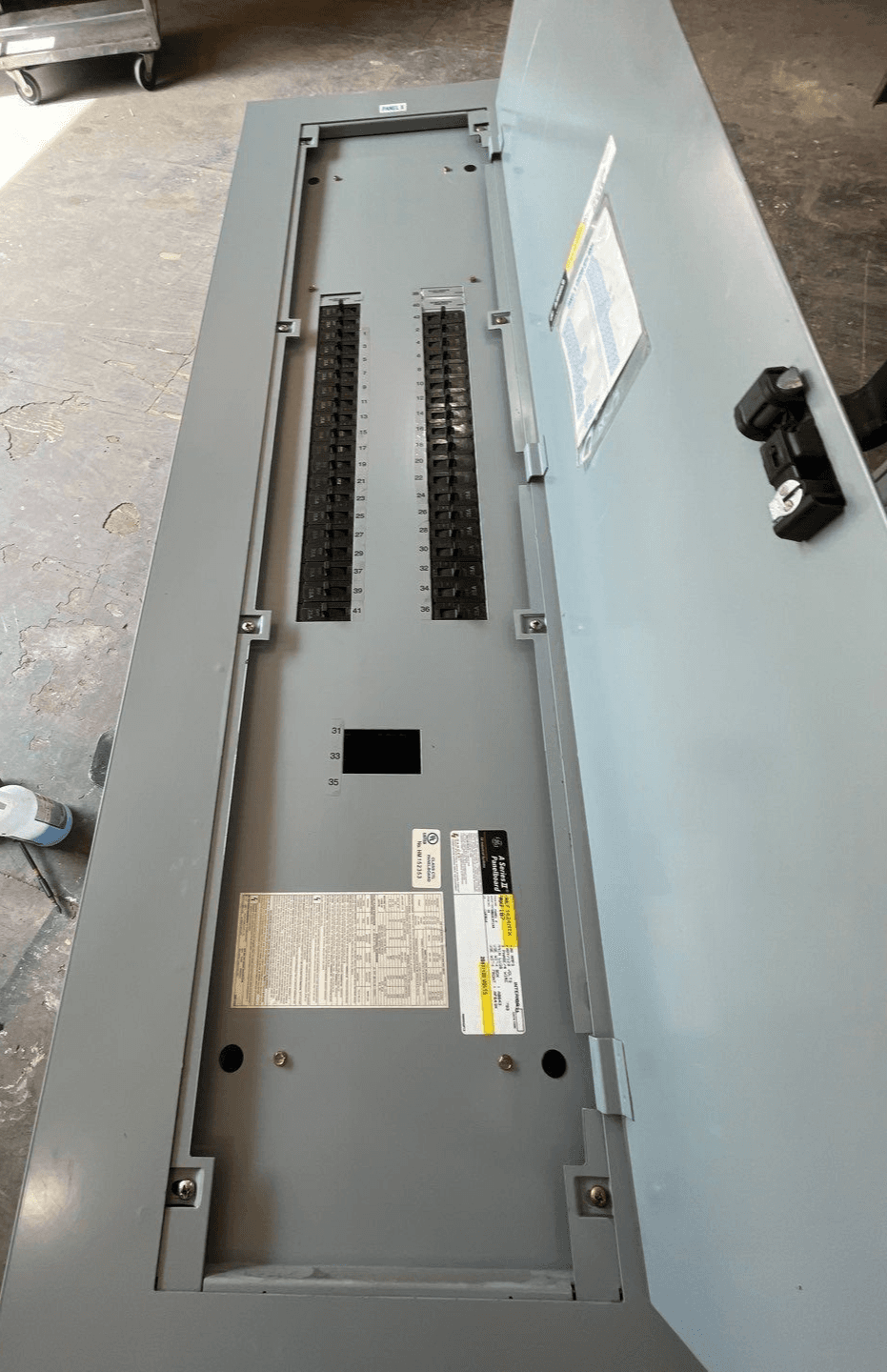 GE AEF3424MTX Panelboard 400A 208Y/120V 3PH 4W MLO Main Lug P279 – image 1