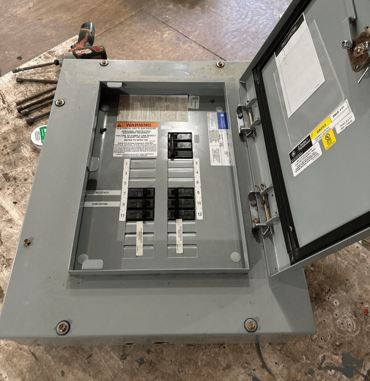 GE AQF3121AB Panelboard 125A 208/120V 3PH 4W 3R Outdoor Encl MCB P484 – image 1