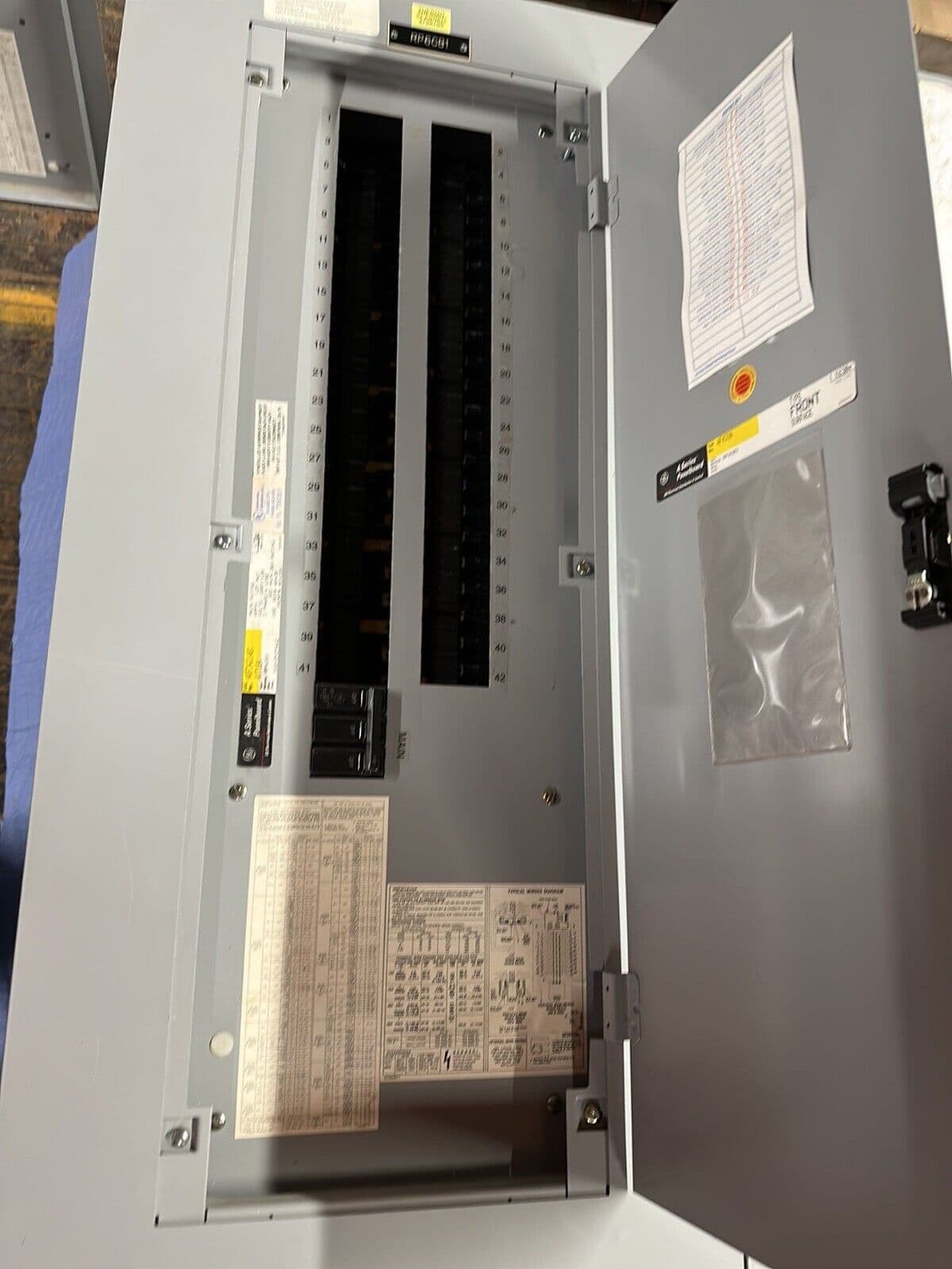 GE AQF3421ABX Panelboard 125A 208Y/120V 3PH 4W 42 CIR MCB P012 – image 1