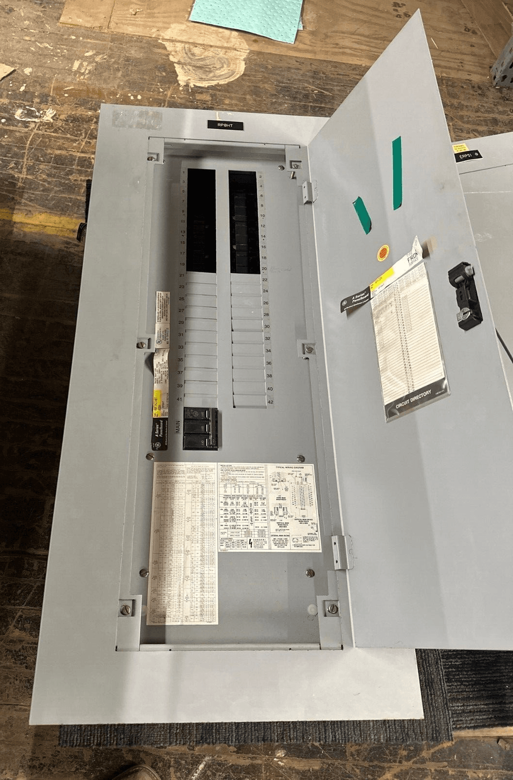 GE AQF3421ABX Panelboard 125A 208Y/120 3PH 4W 42 CIR MCB Main P018 – image 1