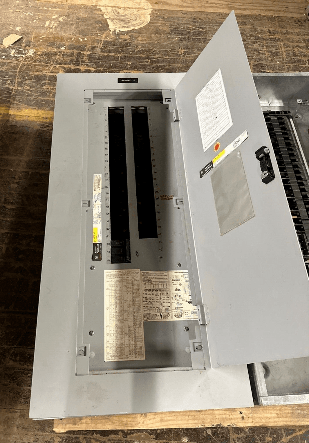 GE AQF3421ABX Panelboard 125A 208Y/120V 3PH 4W 42 CIR MCB MAIN P027 – image 1