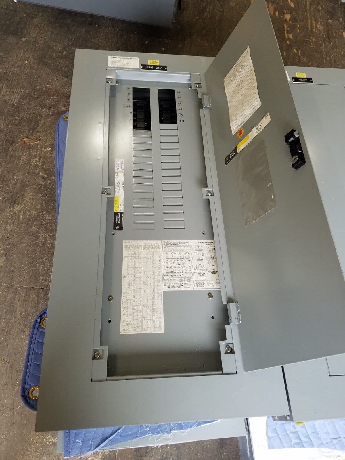 GE AQF3421MBX Panelboard 125A 208Y/120V 3PH 4W 42 Circuit Main Lug MLO P008 – image 1