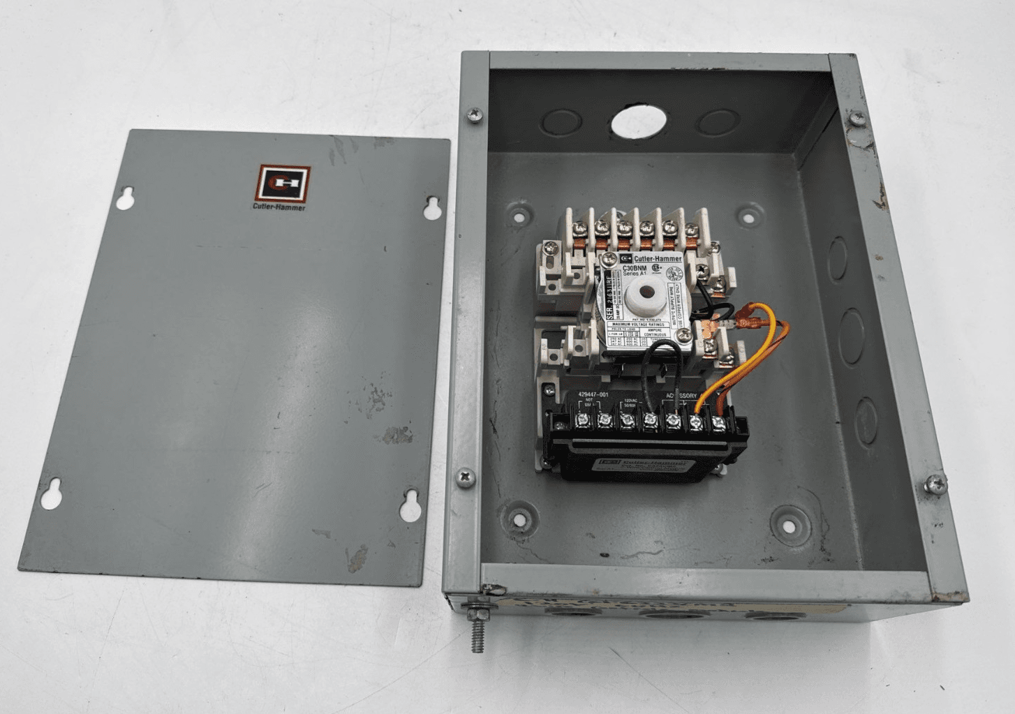 Cutler Hammer C30BNM Lighting Contactor 30A 6 Pole 600V Coil 110/120V C323CM2 – image 1