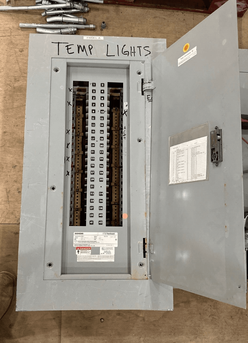 SIEMENS CDP-7 Panelboard 225A 480Y/277V 3PH 4W 42Cir MLO Main Lug P510 – image 1